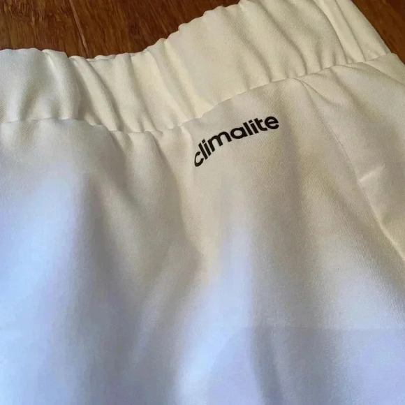 Adidas climalite white skort size M/L - elastic waist - pleated hem - Picture 7 of 8